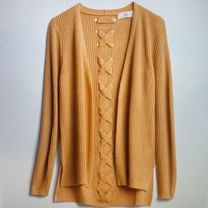 NWOT Cute Back Detail Cardigan